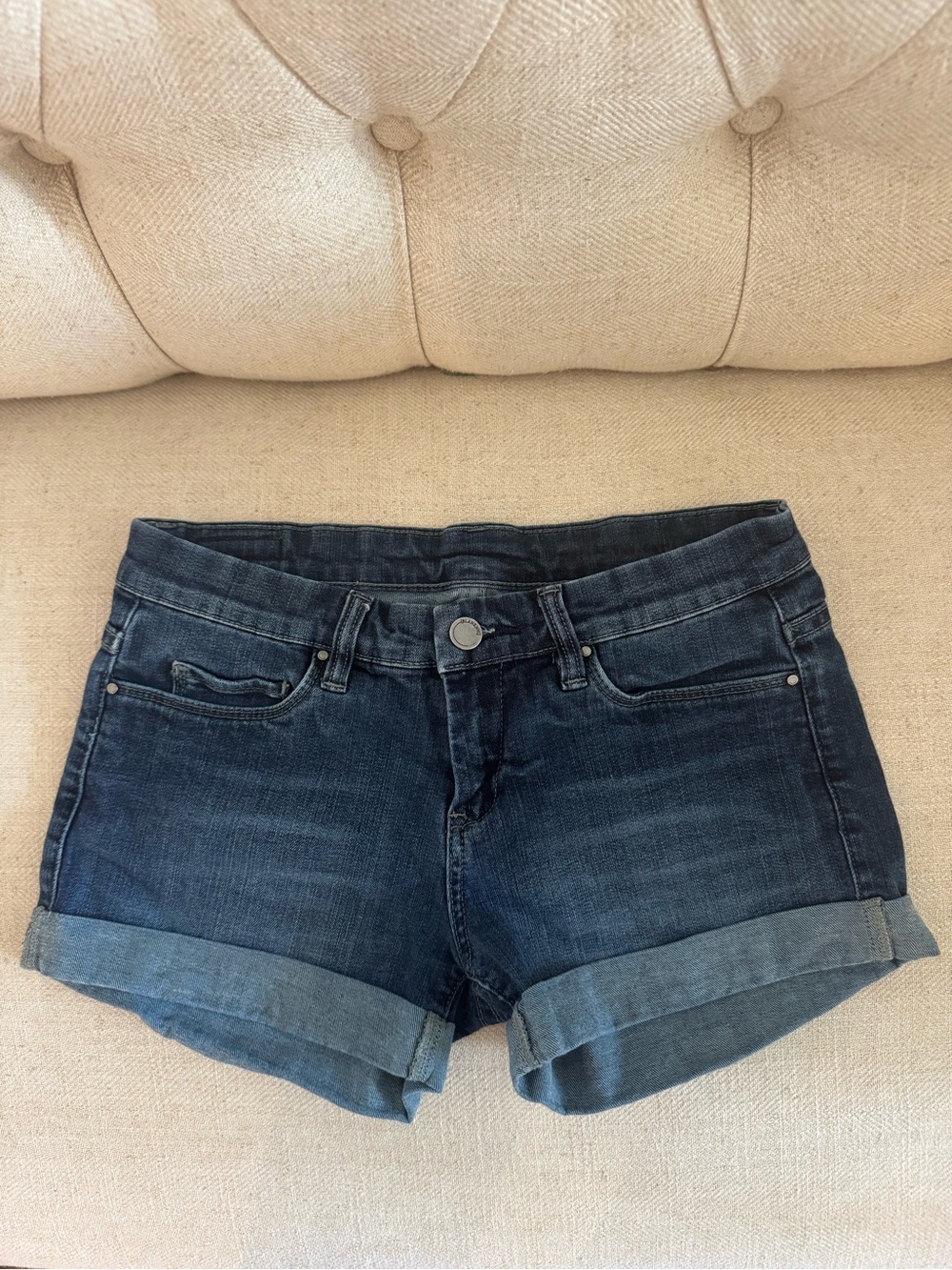 BLANKNYC Dark Wash Cuffed Stretch Denim Shorts Size 26